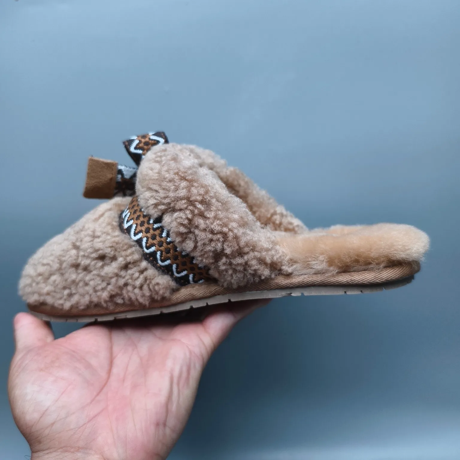 💰460 UGG sheepskin all-in-one snow boots 8266 large bow wool roll home slippers Color: off-white brown Matching size: 35-40